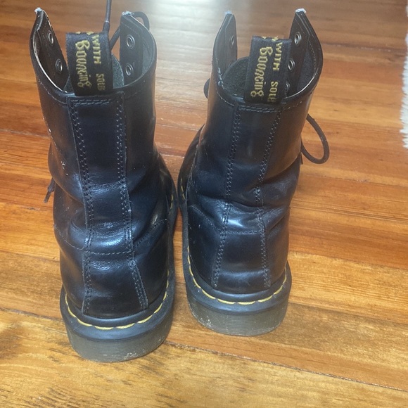 Doc Marten’s Originals (fits like W8-8.5) - Picture 4 of 5